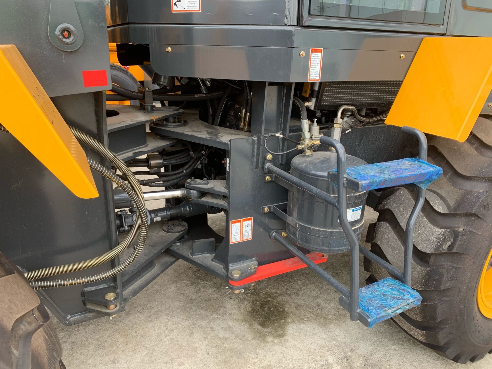 Khớp nối thân xe xúc lật liugong gầu 1 m3 816C Khớp nối thân xe xúc lật liugong gầu 1 m3 816C