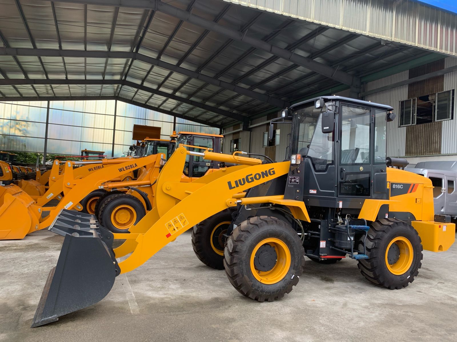 Xe xúc lật liugong gầu 1 m3 Xe xúc lật liugong gầu 1 m3