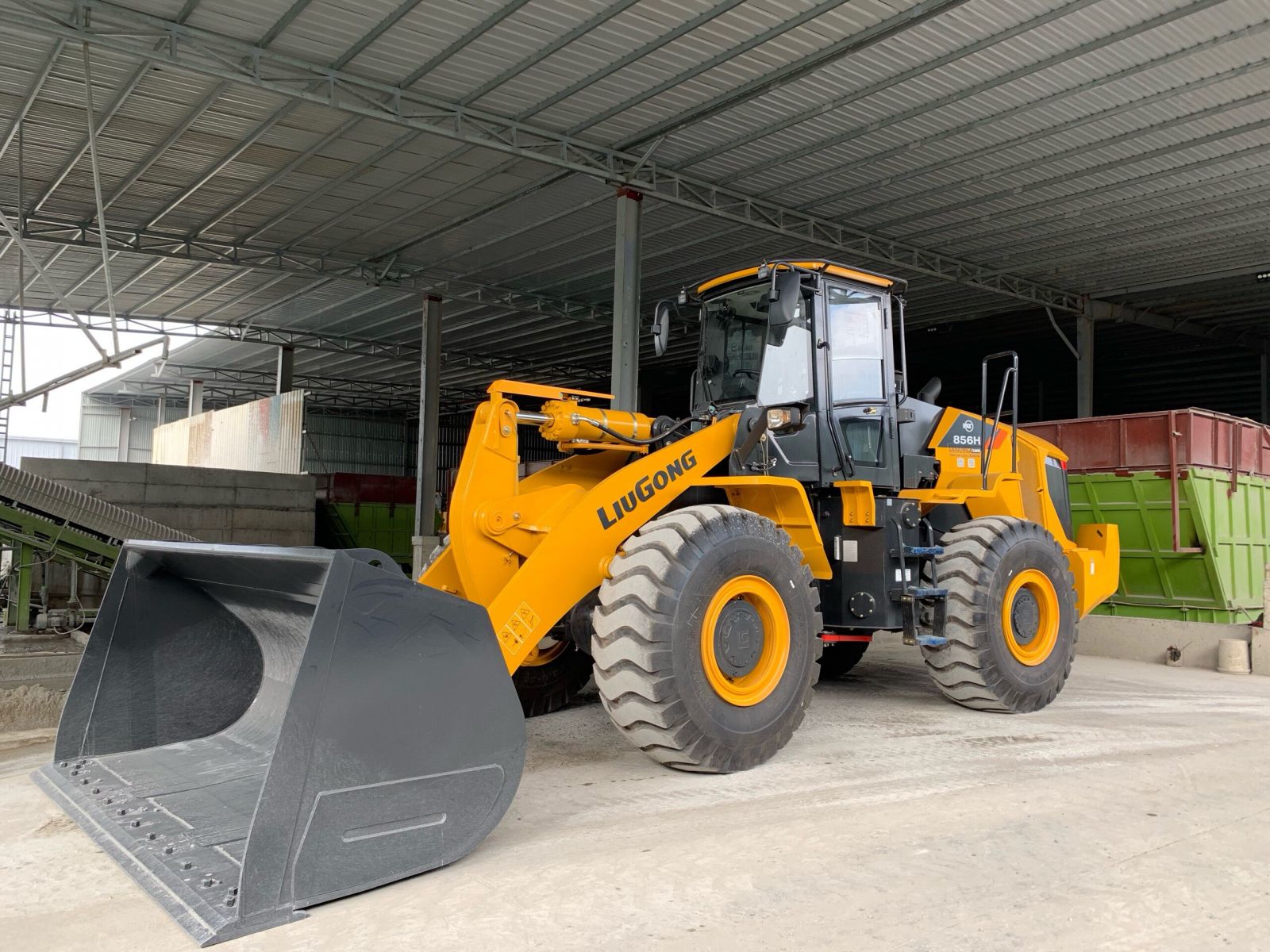 MÁY XÚC LẬT LIUGONG GẦU 4.2 – 4.7 M3 MODEL CLG856H Max