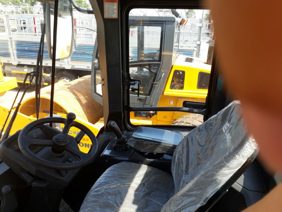 Cabin máy xúc lật Liugong CLG835H