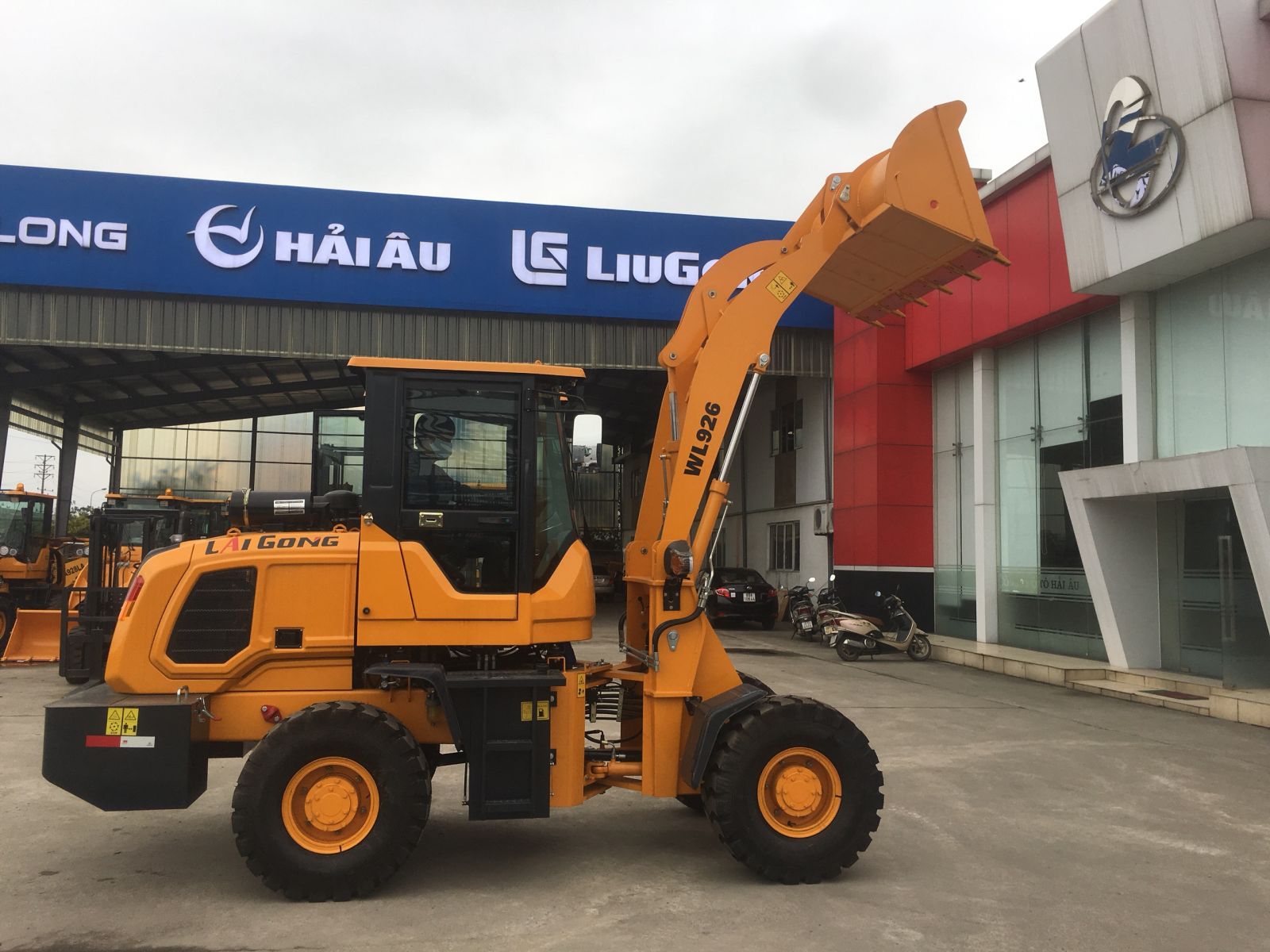 MÁY XÚC LẬT MINI GẦU 0,85 m3 - Model 926 ( CÓ TUBOR TĂNG ÁP )