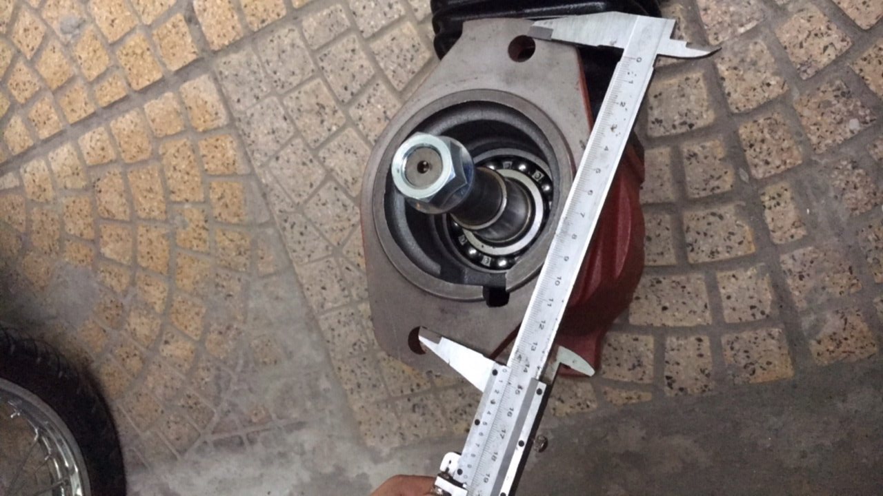 Bơm hơi xe xúc lật