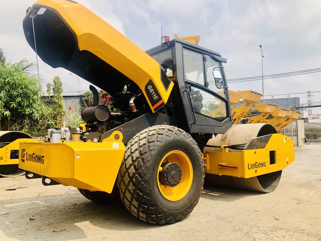 xe lu liugong 6611E xe lu liugong 6611E