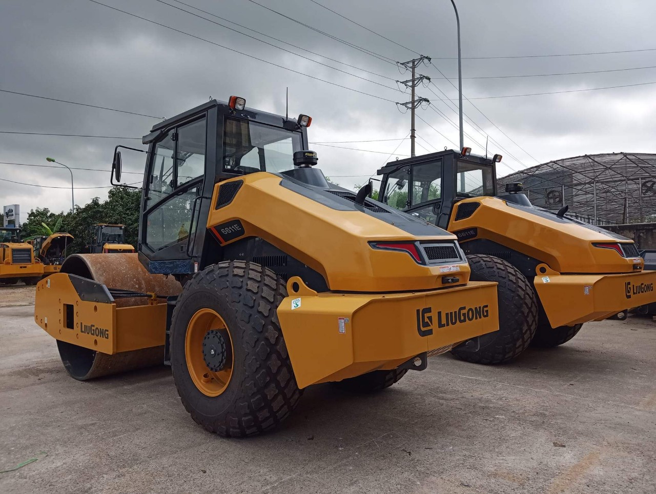 xe lu lung 2 cầu liugong 6611E xe lu lung 2 cầu liugong 6611E