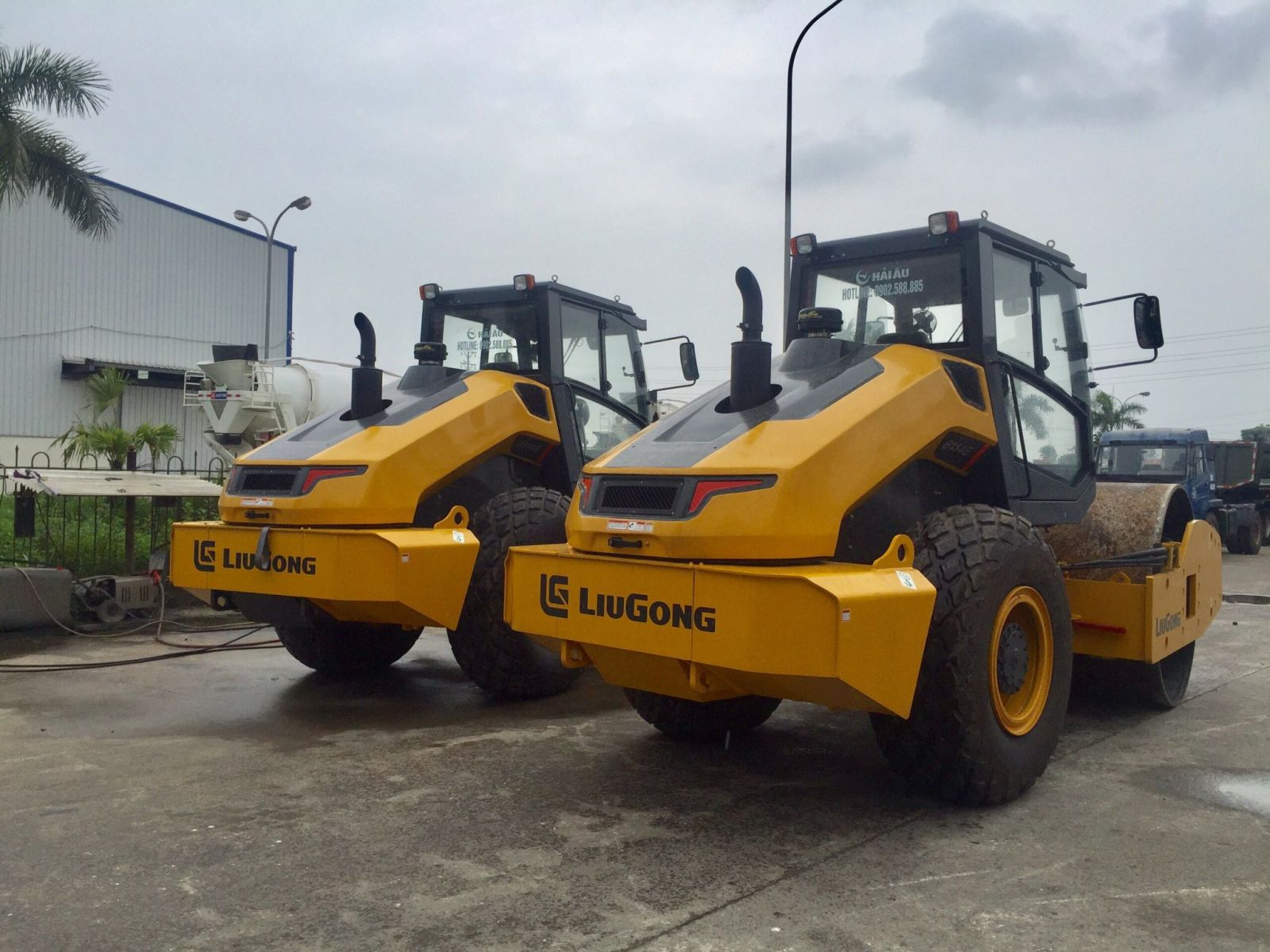 XE LU RUNG LIUGONG 6114E TỰ TRỌNG 14 TẤN - RUNG 30 TẤN